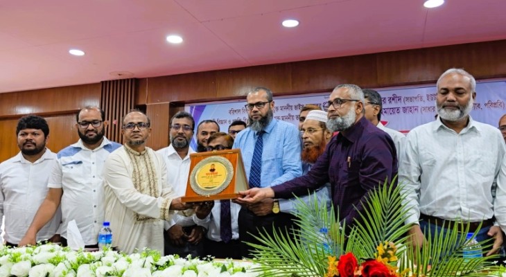পবিপ্রবিতে দুই উপাচার্যকে সংবর্ধনা